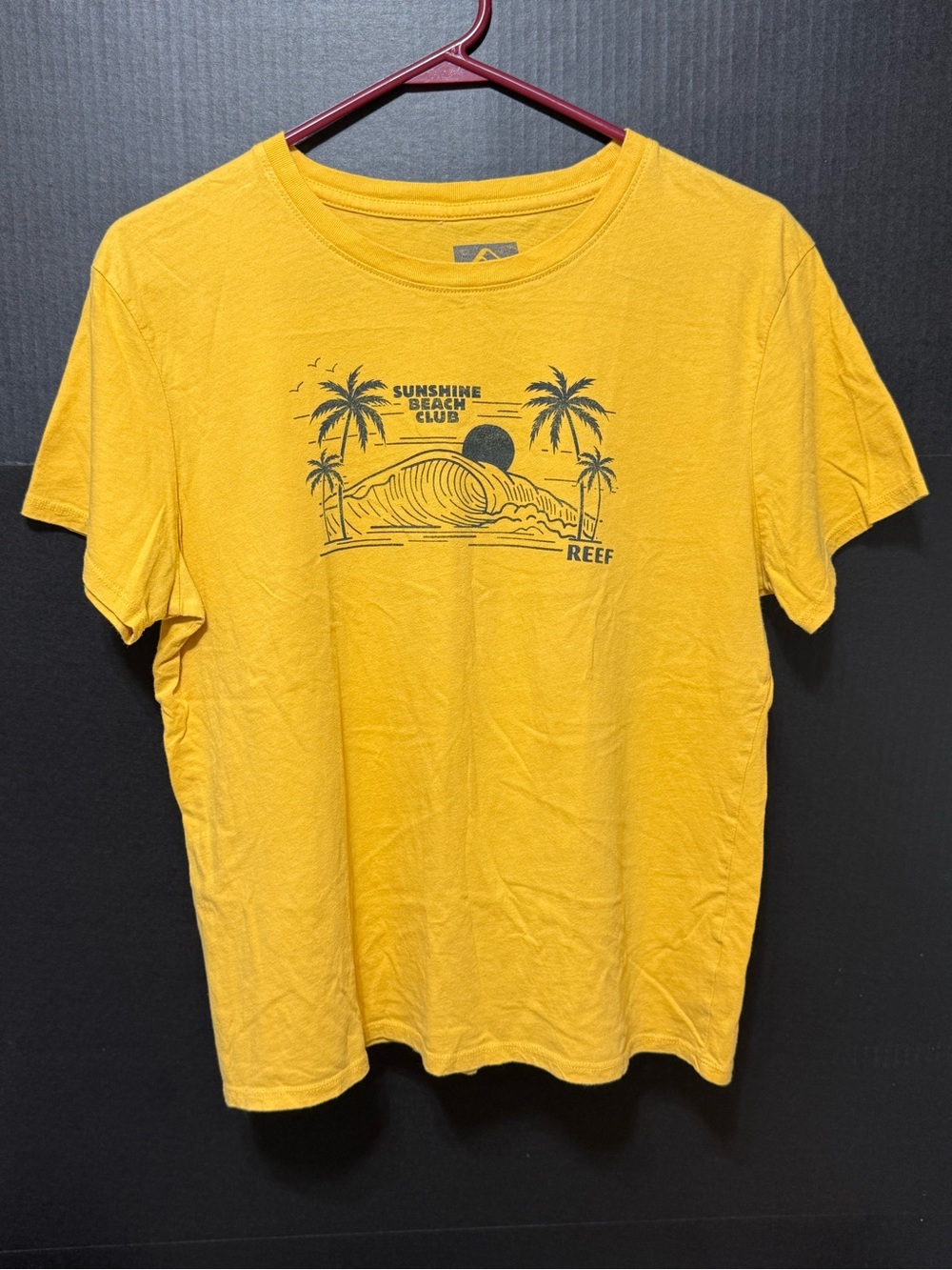 🔱Reef Yellow Sunshine Beach Club T-shirt